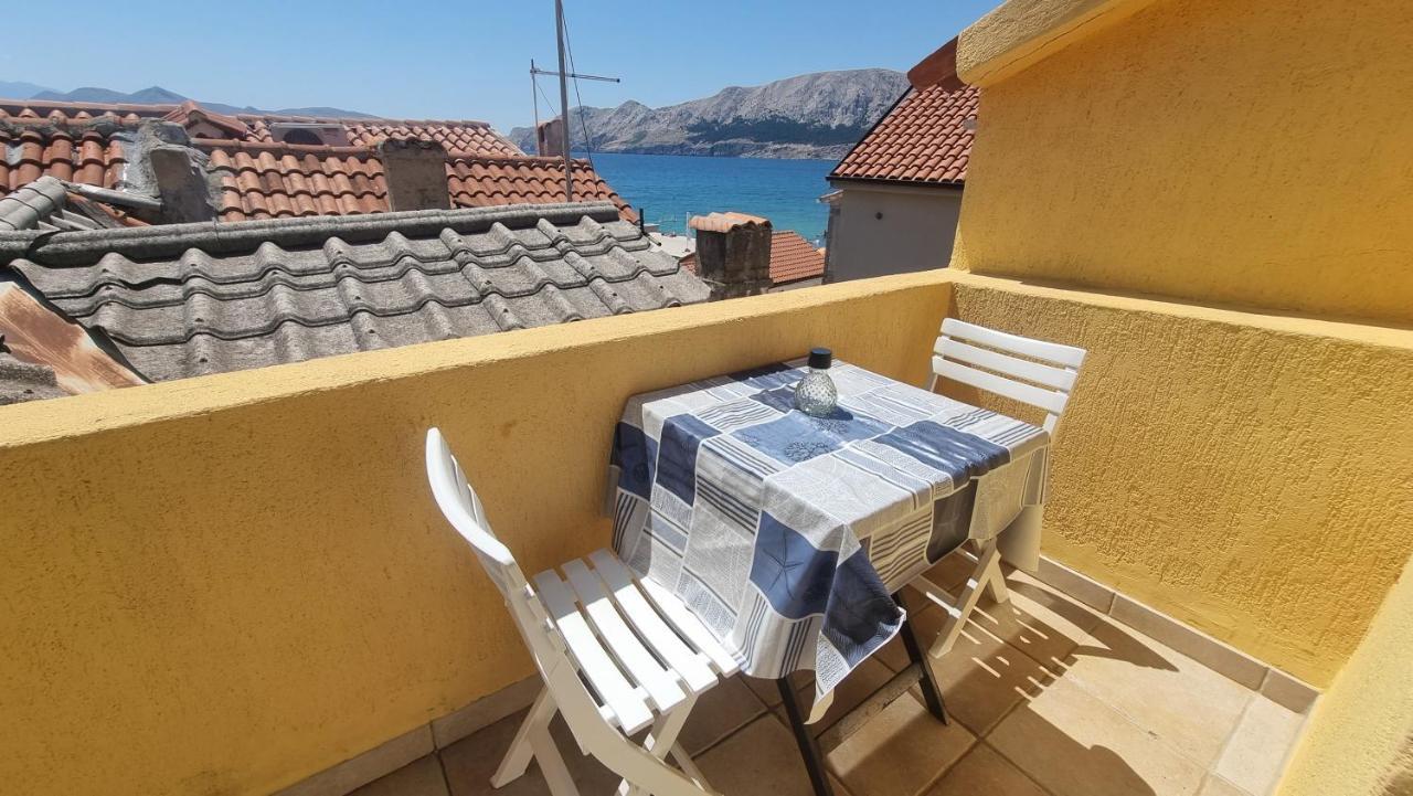 Igor With Balcony And Sea View Lägenhet Baška
