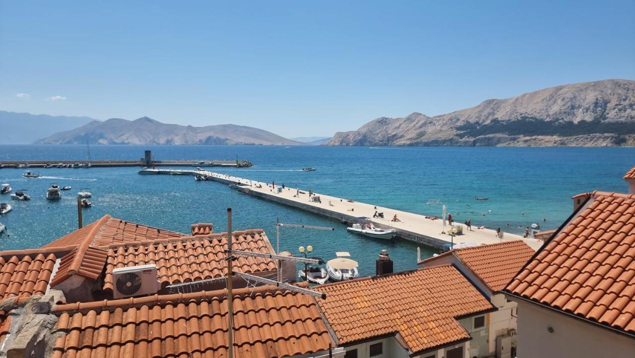 Igor With Balcony And Sea View Lägenhet Baška